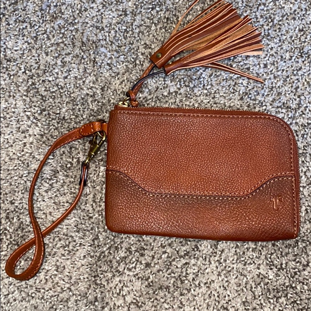 Frye| Paige Wristlet - Brown Italian Leather